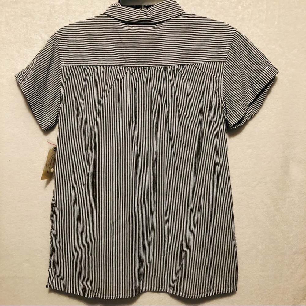 NWT St. John’s Bay Striped Button Down Crewneck Blouse Size Small - Picture 8 of 9